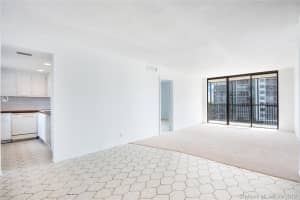 3301 N Country Club Dr, Miami, FL 33180, Sold 01/20/20