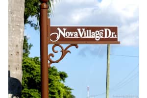 2100 Nova Village Dr, Davie, FL 33317, Sold 04/20/20