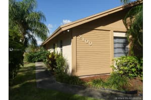 2100 Nova Village Dr, Davie, FL 33317, Sold 04/20/20