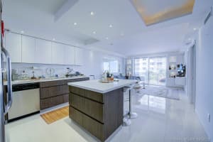 345 Ocean Dr, Miami Beach, FL 33139, Sold 09/30/20