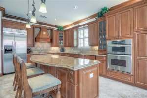 8216 NW 105th Ln, Parkland, FL 33076, Sold 02/20/20