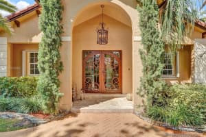 15512 NW 82nd Pl, Miami Lakes, FL 33016, Sold 12/17/19