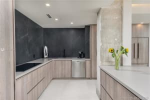 9499 Collins Ave PH 08, Surfside, FL 33154, Sold 01/11/21