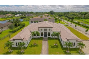 10550 N Camelot Cir, Davie, FL 33328, Sold 05/06/21