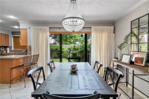 6524 Kendale Lakes Dr, Miami, FL 33183, Sold 05/29/20