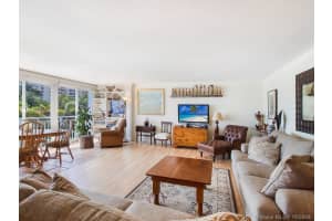 613 Ocean Dr #3d, Key Biscayne, FL 33149, Sold 08/06/20