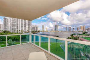 3370 Hidden Bay Dr, Aventura, FL 33180, Sold 09/02/20