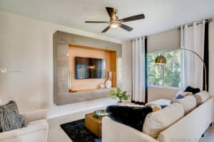 868 S E 19th St, Homestead, FL 33035, Sold 09/21/20