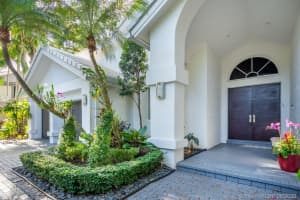 1966 NE 201st St, Miami, FL 33179, Sold 01/15/21