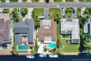 460 Holiday Dr, Hallandale Beach, FL 33009, Sold 11/23/22