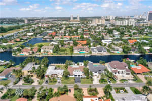 460 Holiday Dr, Hallandale Beach, FL 33009, Sold 11/23/22