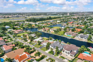 460 Holiday Dr, Hallandale Beach, FL 33009, Sold 11/23/22