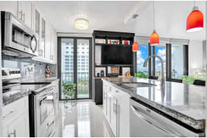 322 Buchanan St, Hollywood, FL 33019, Sold 11/15/19