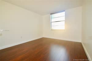 9440 Fontainebleau Blvd, Miami, FL 33172, Sold 12/09/19