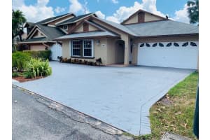 7870 NW 189th St, Hialeah, FL 33015, Sold 03/17/20