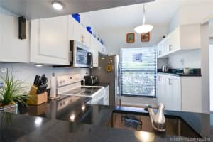 3052 S Oakland Forest Dr, Oakland Park, FL 33309, Sold 11/01/19