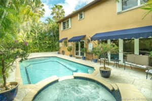 7949 NW 188th Terrace, Hialeah, FL 33015, Sold 03/03/20