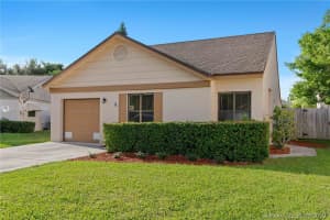 8 Whitehall Way, Boynton Beach, FL 33436, Sold 11/15/19