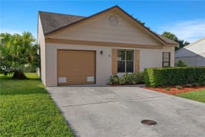 8 Whitehall Way, Boynton Beach, FL 33436, Sold 11/15/19