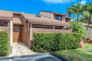 1425 N Gabriel St, Hollywood, FL 33020, Sold 12/27/19