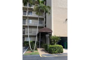 7770 NW 50th St, Lauderhill, FL 33351, Sold 01/17/20