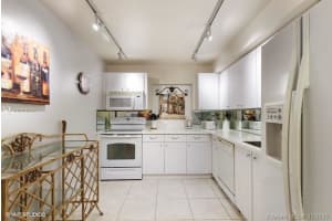 200 Leslie Dr, Hallandale Beach, FL 33009, Sold 10/07/20