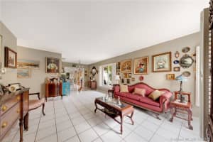 987 NW 106th Ave Cir, Miami, FL 33172, Sold 12/04/19