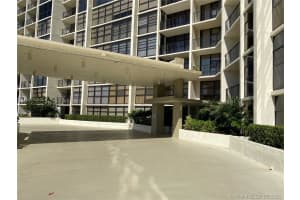 600 Parkview Dr, Hallandale Beach, FL 33009, Sold 09/11/20