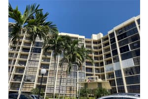 600 Parkview Dr, Hallandale Beach, FL 33009, Sold 09/11/20