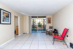 9320 Fontainebleau Blvd, Miami, FL 33172, Sold 02/13/20