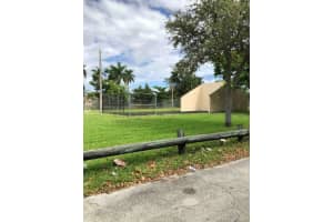 475 NW 84th Terrace, Miami, FL 33150, Sold 07/06/20