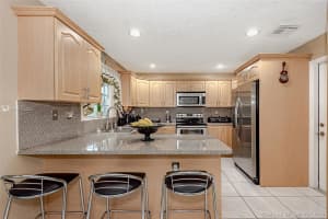 8516 NW 196th Terrace, Hialeah, FL 33015, Sold 01/21/20