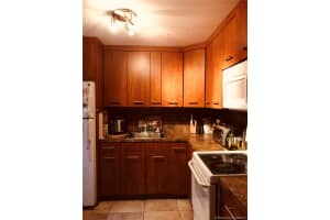 3301 N Country Club Dr, Miami, FL 33180, Sold 03/10/20