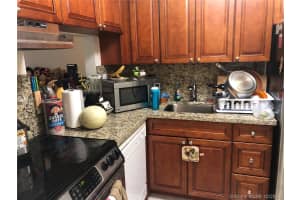 9487 SW 76th St APT M3, Miami, FL 33173, Sold 12/03/19