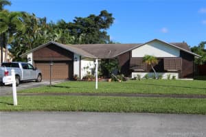 8201 SW 27th Pl, Davie, FL 33328, Sold 01/03/20