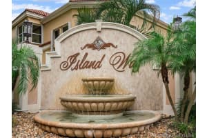 3766 NE 208th St, Miami, FL 33180, Sold 03/06/20