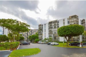 20400 W Country Club Dr, Aventura, FL 33180, Sold 01/07/20