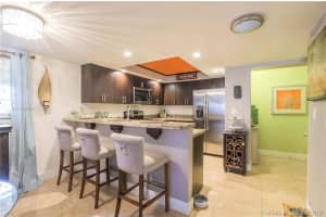 650 Tennis Club Dr, Fort Lauderdale, FL 33311, Sold 12/05/19
