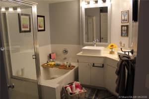 17100 N Bay Rd, Sunny Isles Beach, FL 33160, Sold 08/25/20