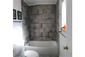 4800 NW 24th Ct APT D216, Lauderdale Lakes, FL 33313, Sold 11/20/19