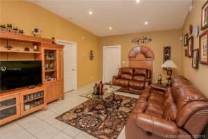 17255 NW 72nd Ct, Hialeah, FL 33015, Sold 12/02/19