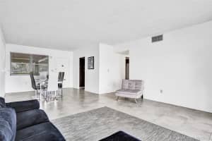 471 Ives Dairy Rd, Miami, FL 33179, Sold 01/17/20