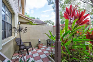 9069 Vineyard Lake Dr, Plantation, FL 33324, Sold 12/20/19