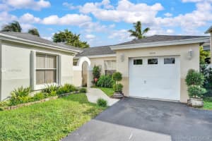 4304 SW 72nd Terrace, Davie, FL 33314, Sold 12/12/19