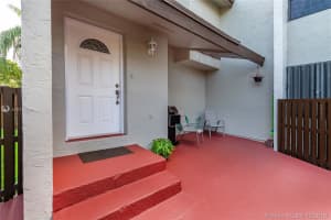 10030 NW 9th St Cir, Miami, FL 33172, Sold 12/16/19