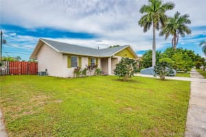 373 SW 33rd Terrace, Deerfield Beach, FL 33442, Sold 12/16/19