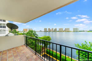 17878 N Bay Rd, Sunny Isles Beach, FL 33160, Sold 04/14/20