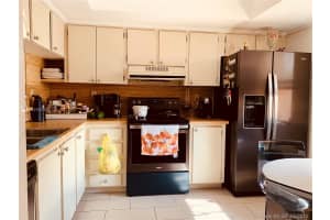 9961 NW 9th St Cir, Miami, FL 33172, Sold 01/03/20