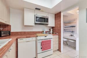 1333 E Hallandale Beach Blvd, Hallandale Beach, FL 33009, Sold 08/31/20