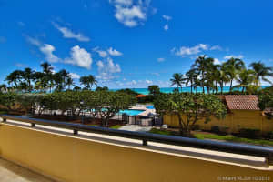 2555 Collins Ave, Miami, FL 33140, Sold 10/01/20